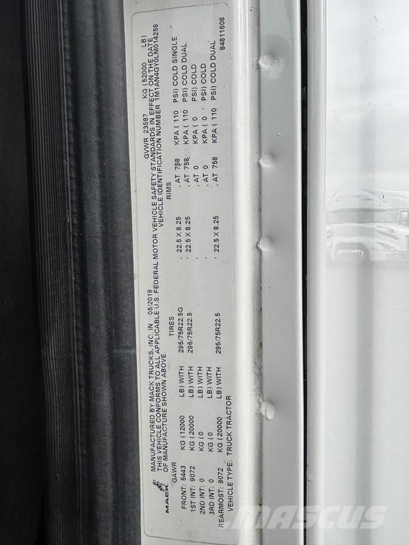 Mack ANTHEM 64T Nyergesvontatók