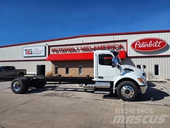 Peterbilt 536 Fülkés alváz