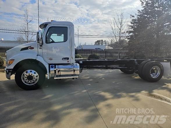 Peterbilt 536 Fülkés alváz
