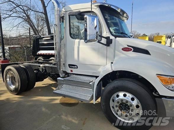 Peterbilt 536 Nyergesvontatók