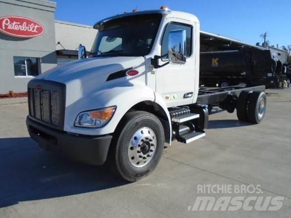 Peterbilt 536 Fülkés alváz