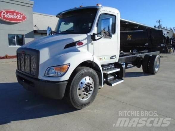 Peterbilt 536 Fülkés alváz