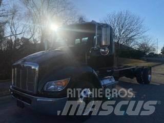 Peterbilt 536 Fülkés alváz