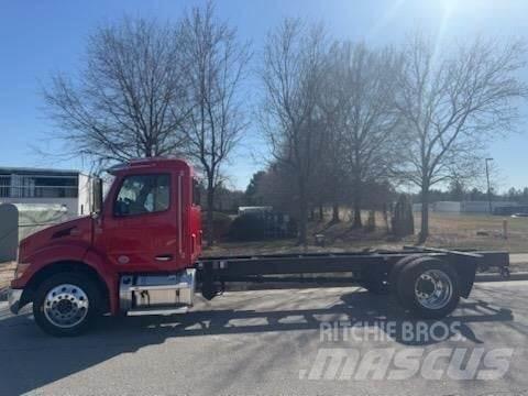 Peterbilt 536 Fülkés alváz