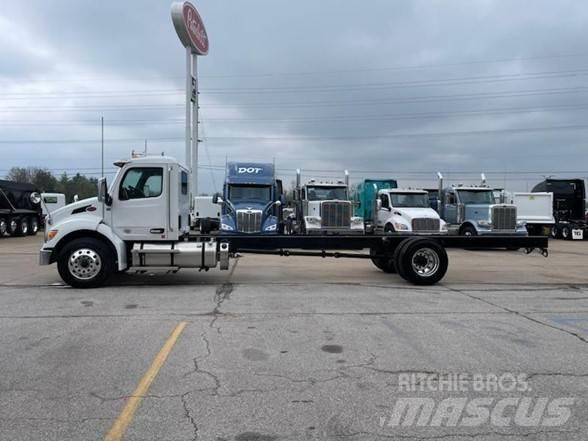 Peterbilt 536 Fülkés alváz