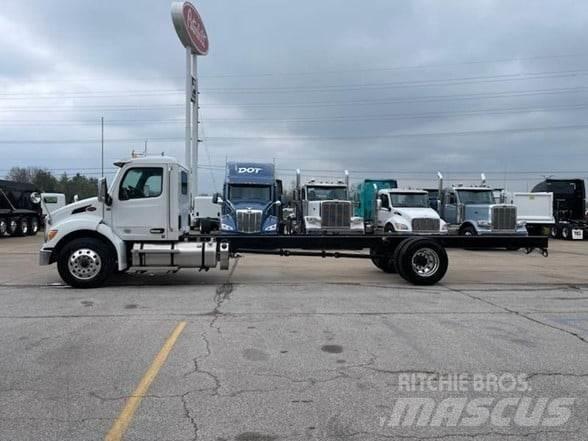 Peterbilt 536 Fülkés alváz