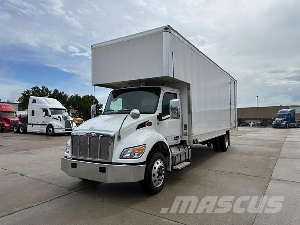 Peterbilt 536 Dobozos teherautók