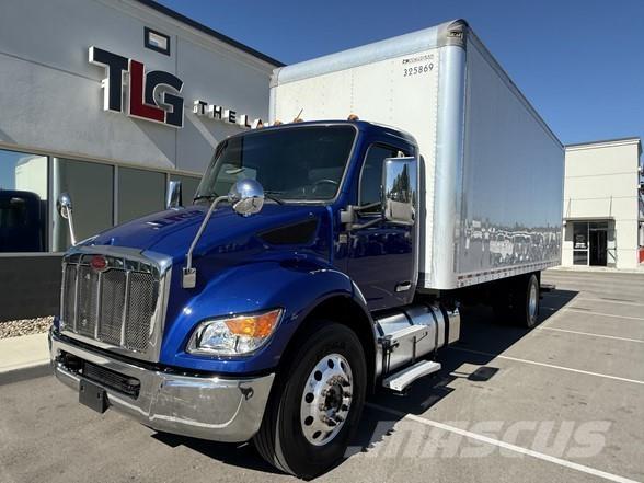 Peterbilt 537 Dobozos teherautók