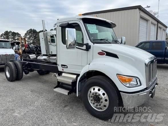 Peterbilt 537 Fülkés alváz