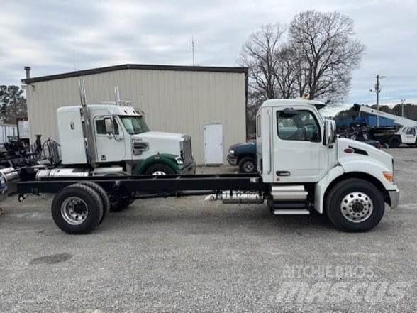 Peterbilt 537 Fülkés alváz