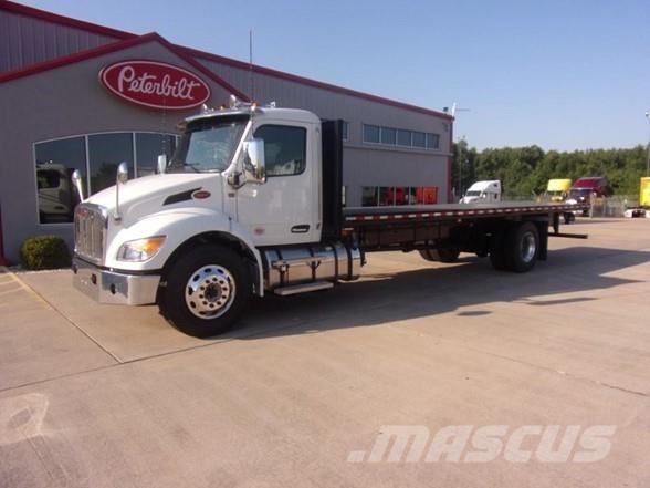 Peterbilt 537 Platós / Ponyvás teherautók