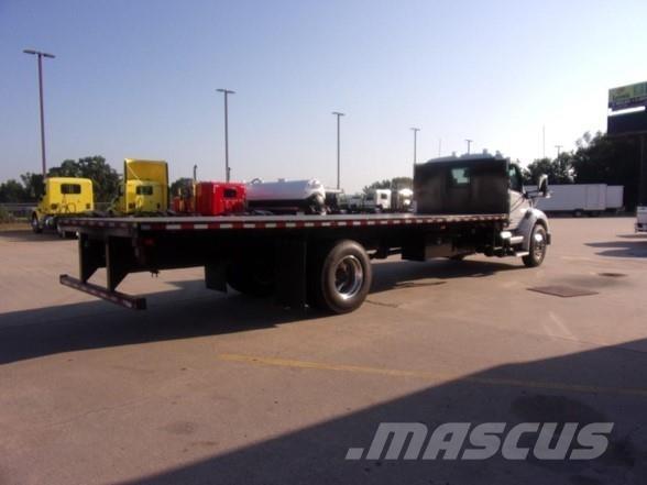 Peterbilt 537 Platós / Ponyvás teherautók