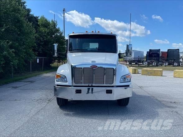 Peterbilt 548 Platós / Ponyvás teherautók
