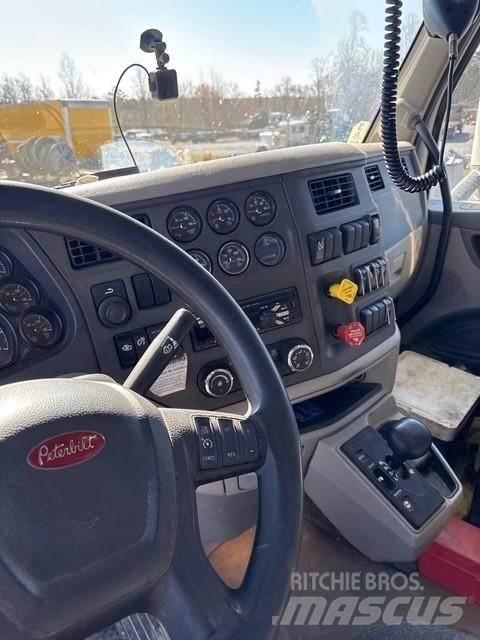 Peterbilt 567 Billenő teherautók