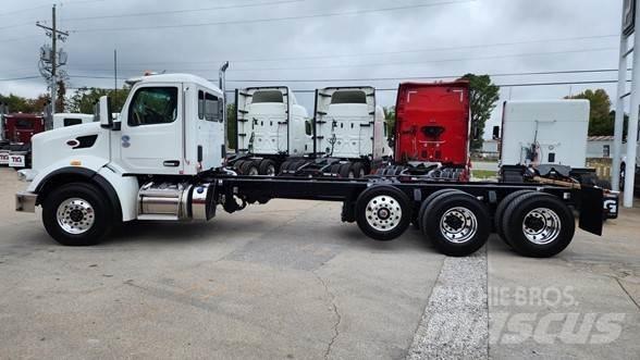 Peterbilt 567 Fülkés alváz