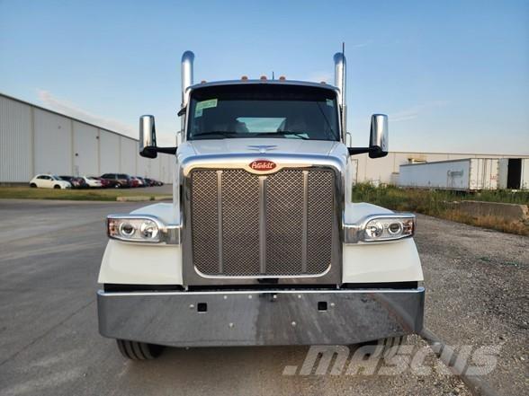 Peterbilt 567 Nyergesvontatók