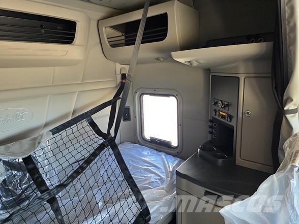 Peterbilt 567 Nyergesvontatók