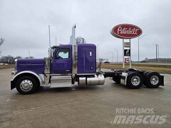Peterbilt 589 Nyergesvontatók