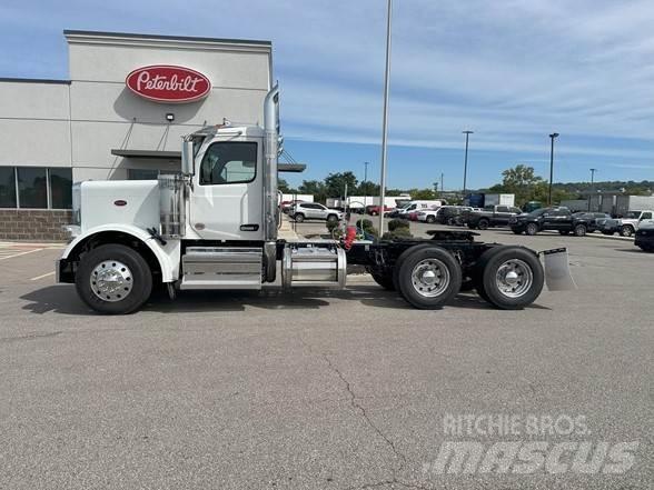 Peterbilt 589 Nyergesvontatók