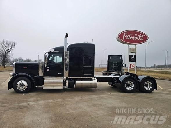 Peterbilt 589 Nyergesvontatók