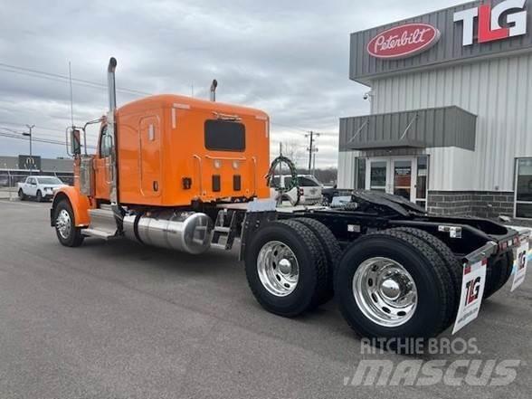 Peterbilt 589 Nyergesvontatók