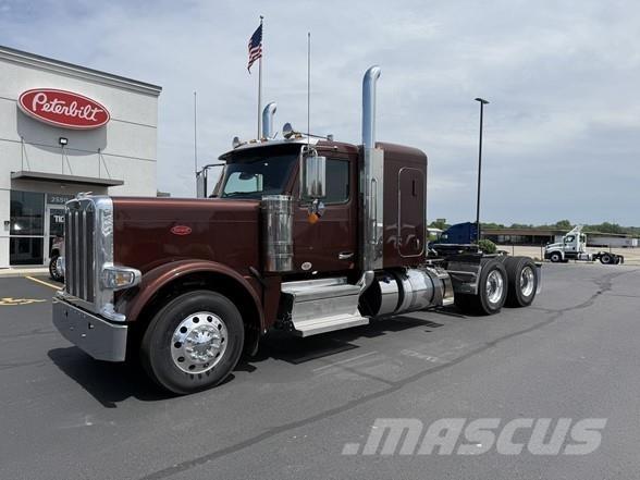 Peterbilt 589 Nyergesvontatók
