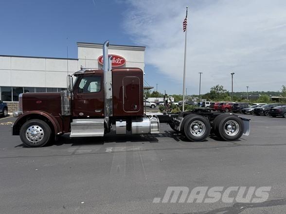 Peterbilt 589 Nyergesvontatók