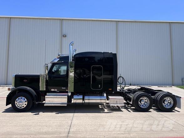 Peterbilt 589 Nyergesvontatók
