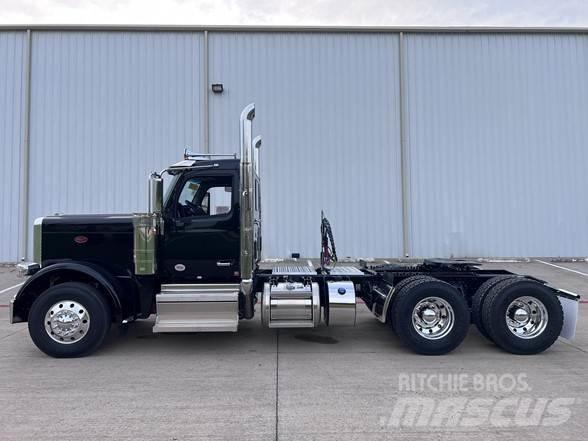 Peterbilt 589 Nyergesvontatók