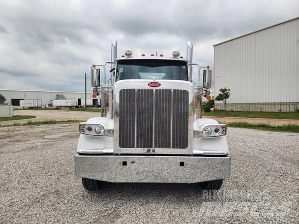 Peterbilt 589 Nyergesvontatók
