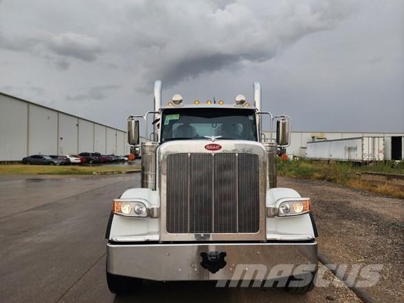 Peterbilt 589 Nyergesvontatók