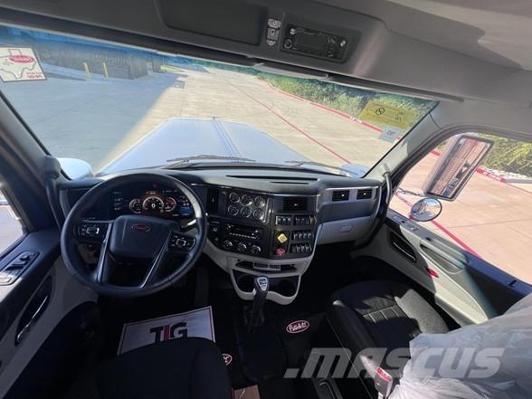 Peterbilt 589 Nyergesvontatók