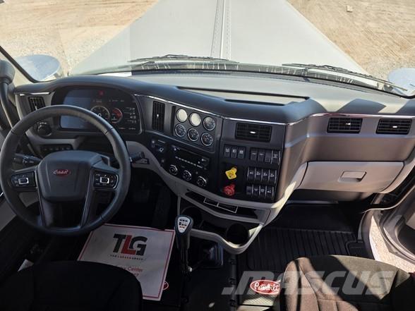 Peterbilt 589 Nyergesvontatók