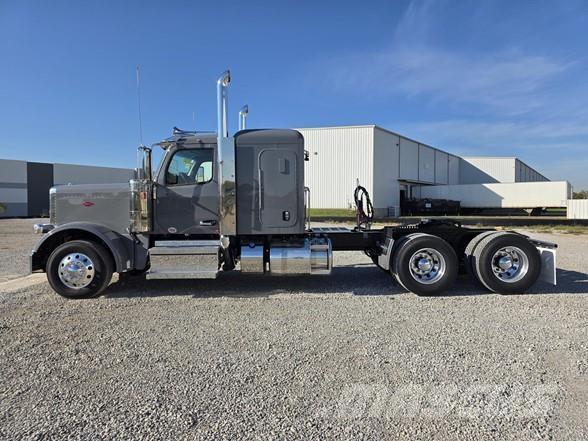 Peterbilt 589 Nyergesvontatók