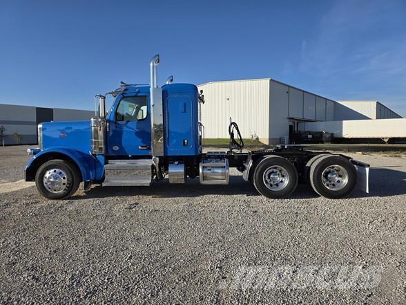 Peterbilt 589 Nyergesvontatók