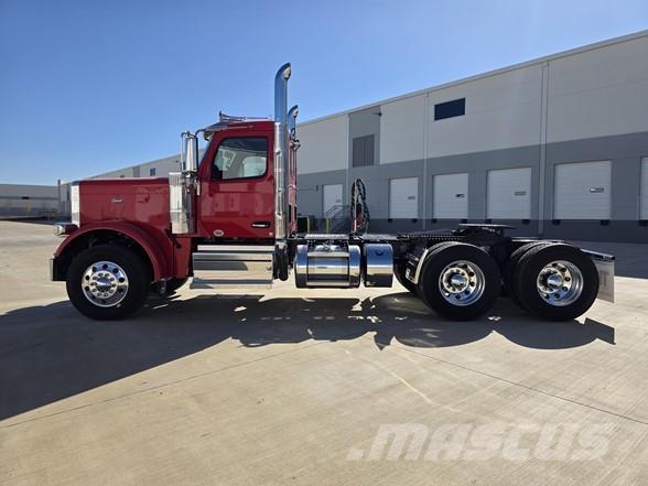 Peterbilt 589 Nyergesvontatók