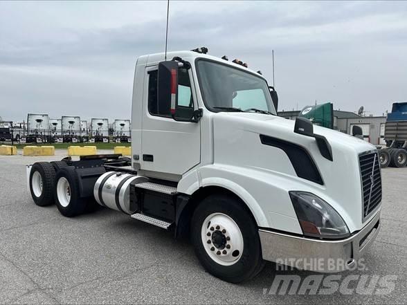 Volvo VNL42T300 Nyergesvontatók