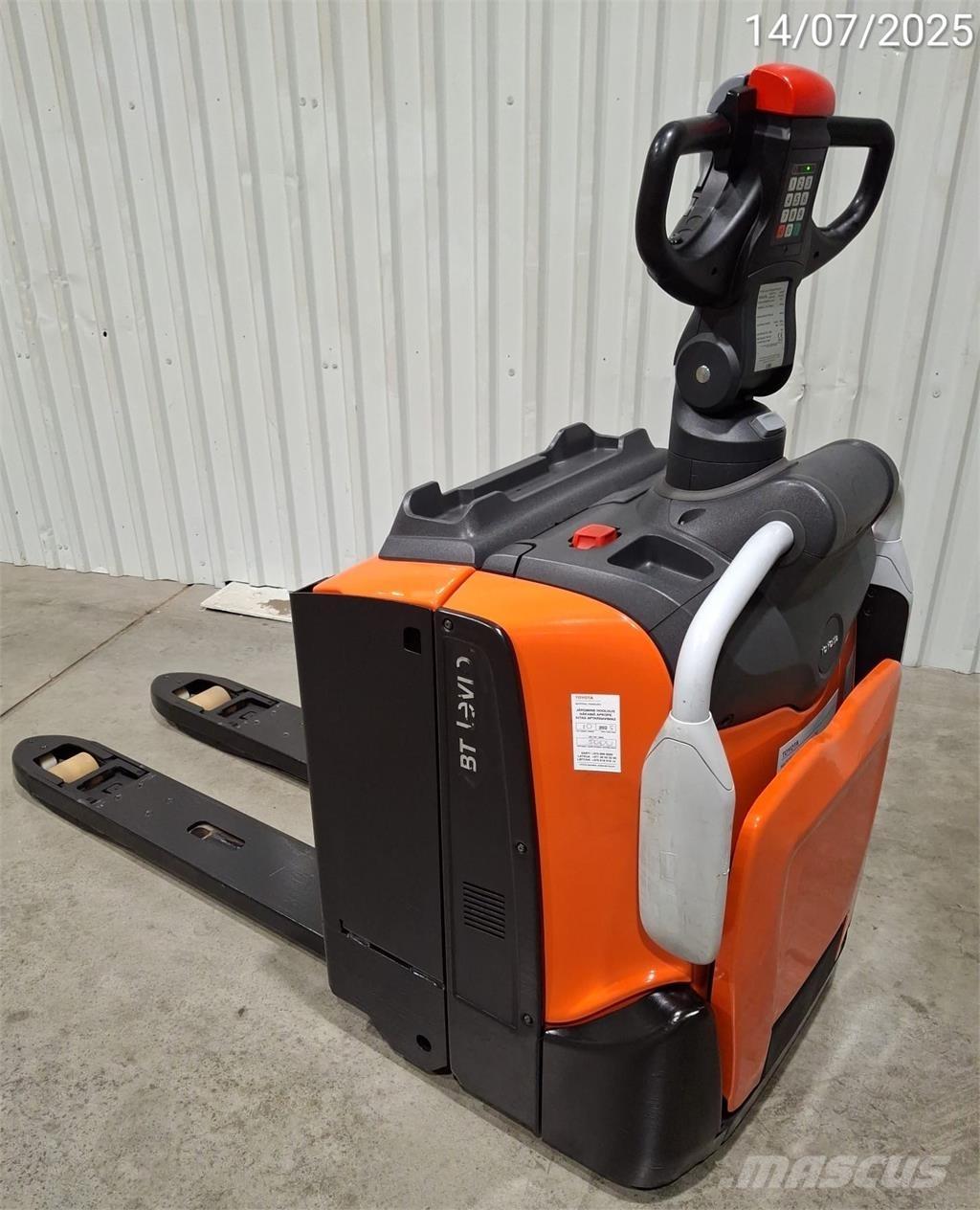 BT LPE200/8 Kézi raklapemelő
