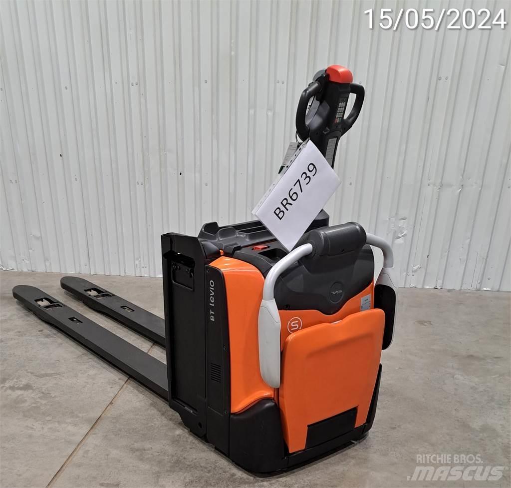 BT LPE200/8 Kézi raklapemelő