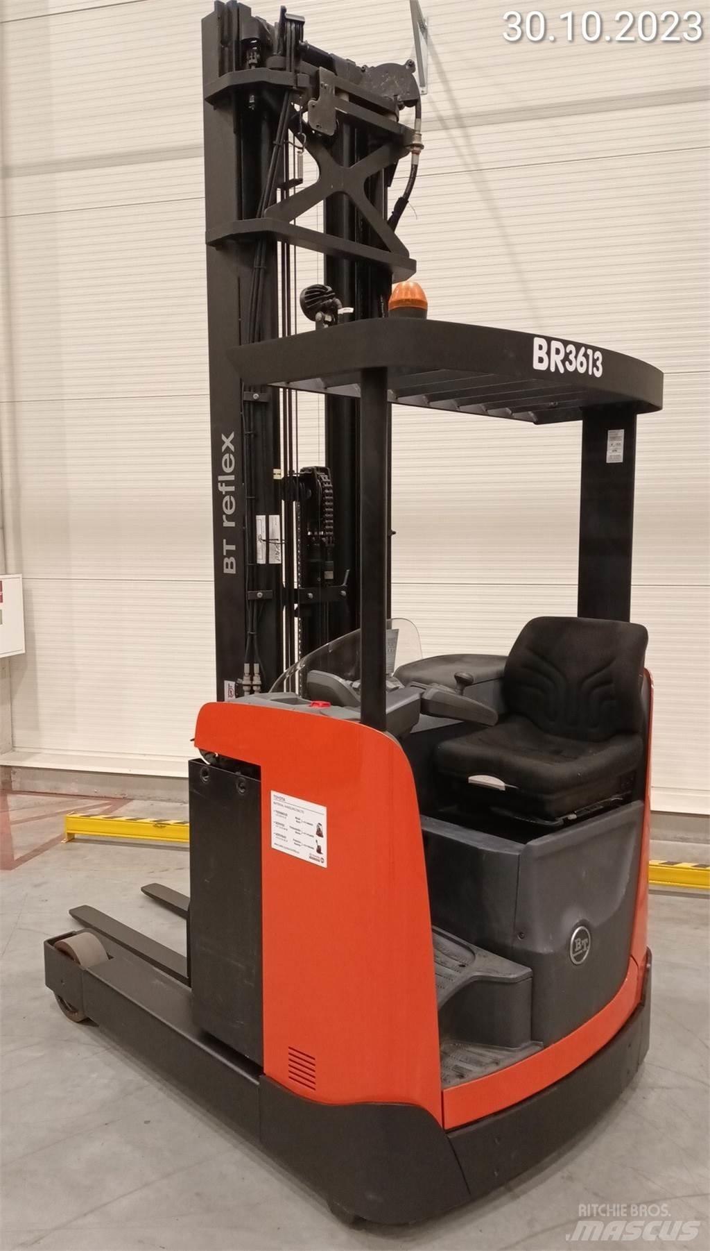 BT RRE140B Tolóoszlopos targonca