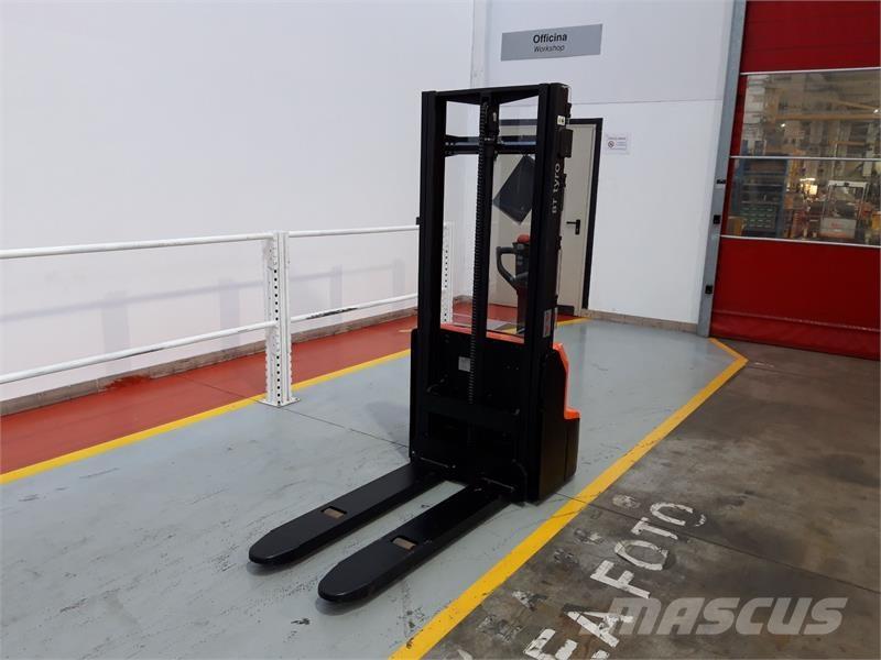 BT SHE100 Kézi raklapemelők