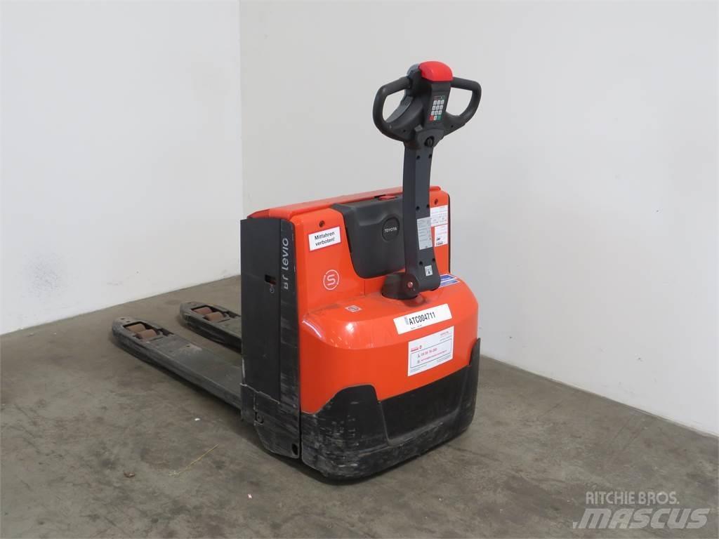 Toyota LWE180 Kézi raklapemelő