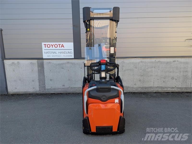 BT SPE160 Gyalogkíséretű targonca