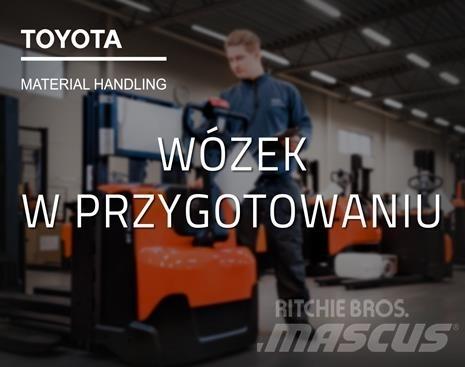 BT LPE220 Vezetőállásos alacsony emelőkocsi