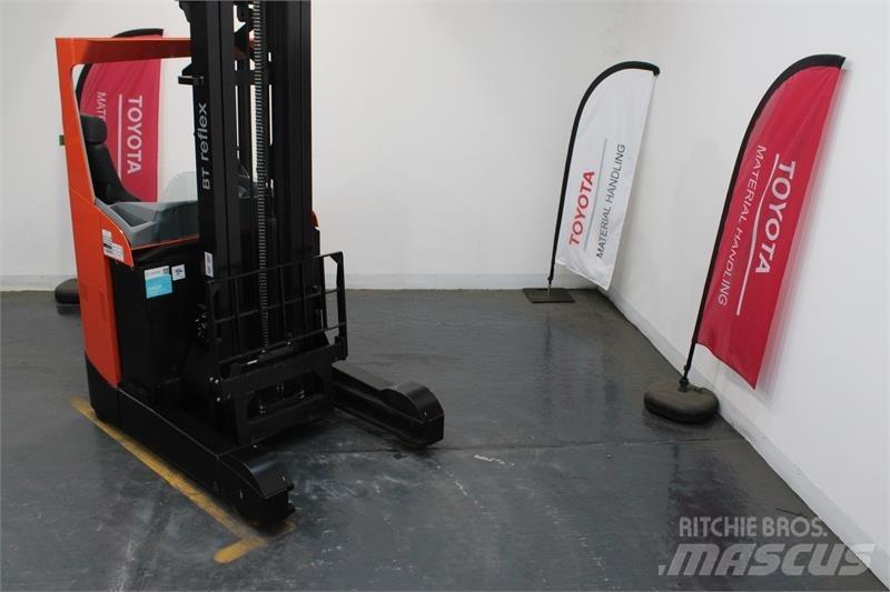 BT RRE200 Tolóoszlopos targonca