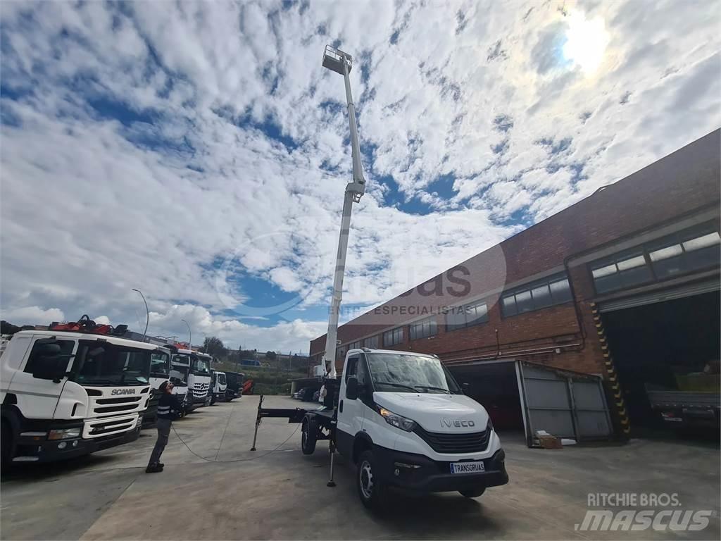 Cela DT Truck 28 FE Teherautóra szerelt emelők és állványok