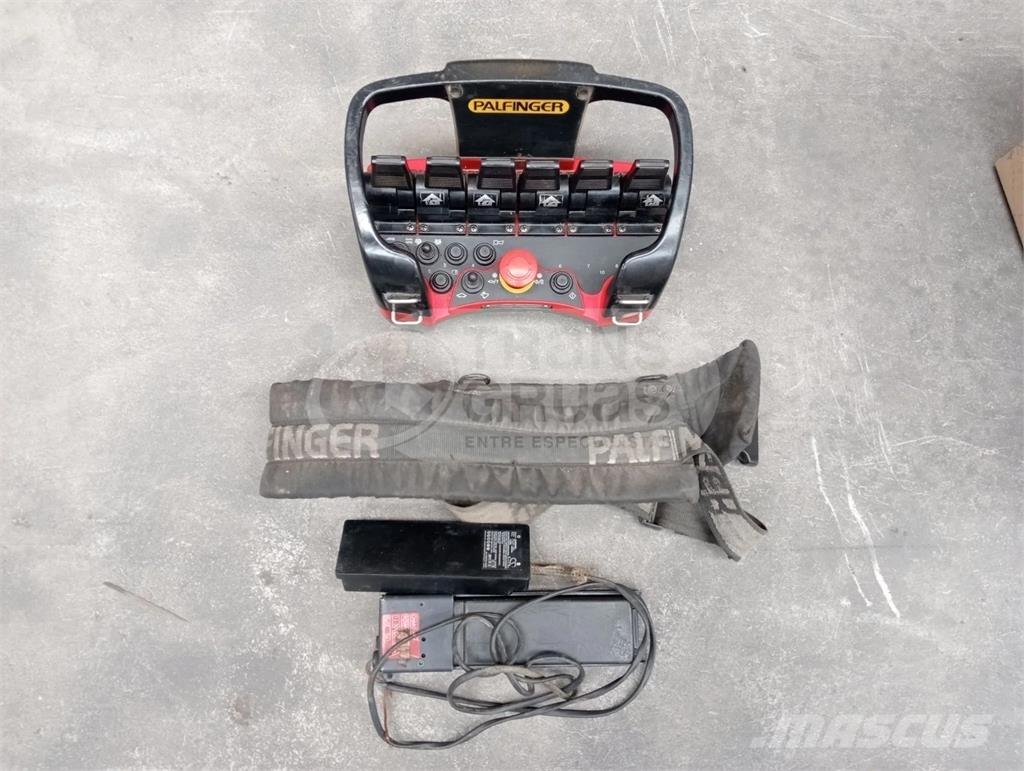 Palfinger PK 23500 Rakodó daruk