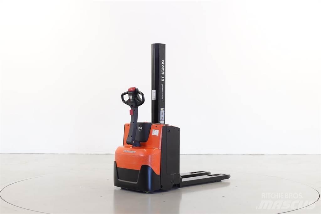 BT SWE-080-L Gyalogkíséretű targonca