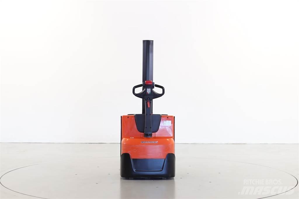 BT SWE-080-L Gyalogkíséretű targonca