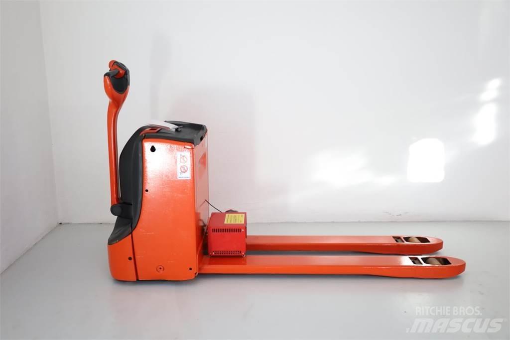 Linde T-18 Alacsony emelőkocsi